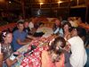 Fidele Seglerrunde beim abendlichen Tanzfest